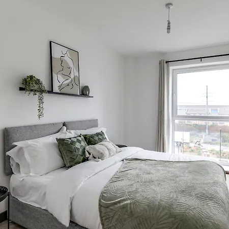 Stylish Flat In Peterborough Apartment Exterior photo