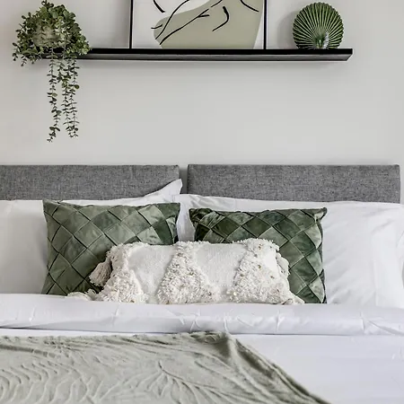 Stylish Flat In Peterborough Apartment Exterior photo