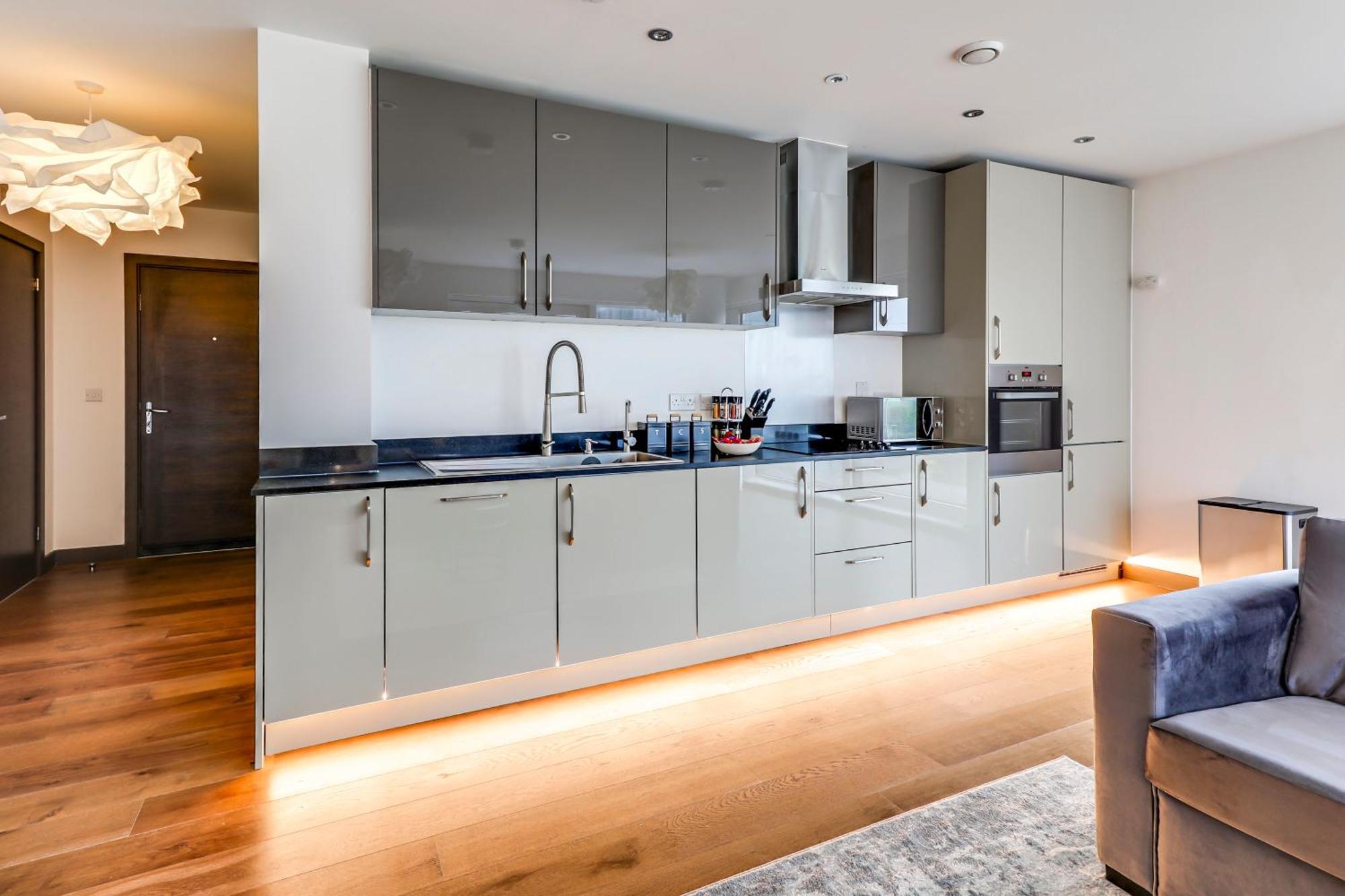 Stylish Flat In Apartment Peterborough
